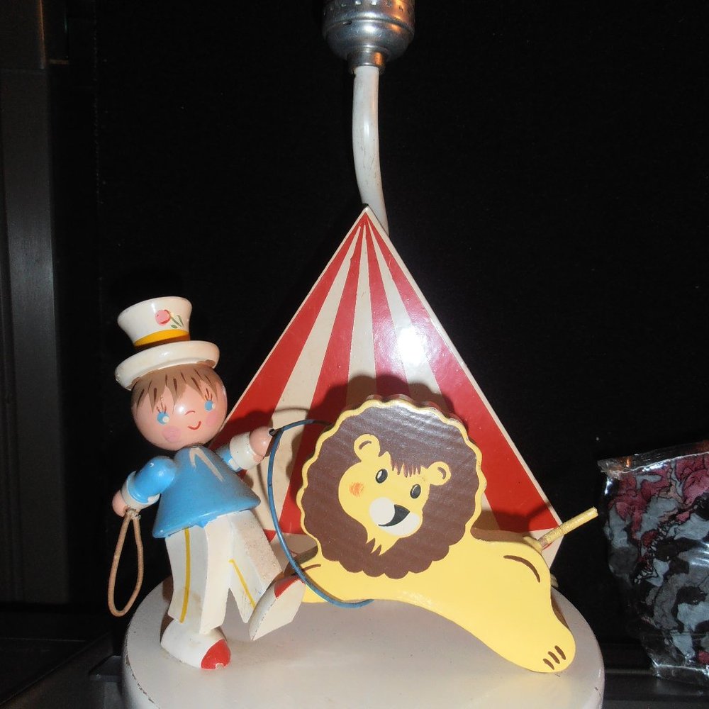 VINTAGE NURSERY WOODEN LAMP
